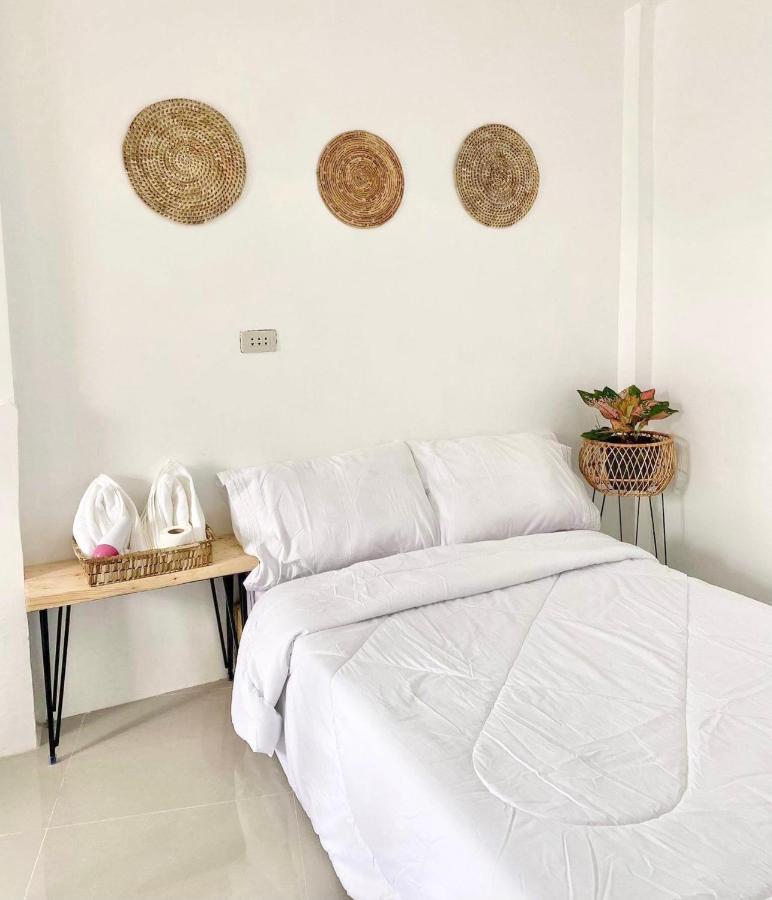 Best Studio Flat W/ Netflix Near Airport And Beach! マクタン エクステリア 写真
